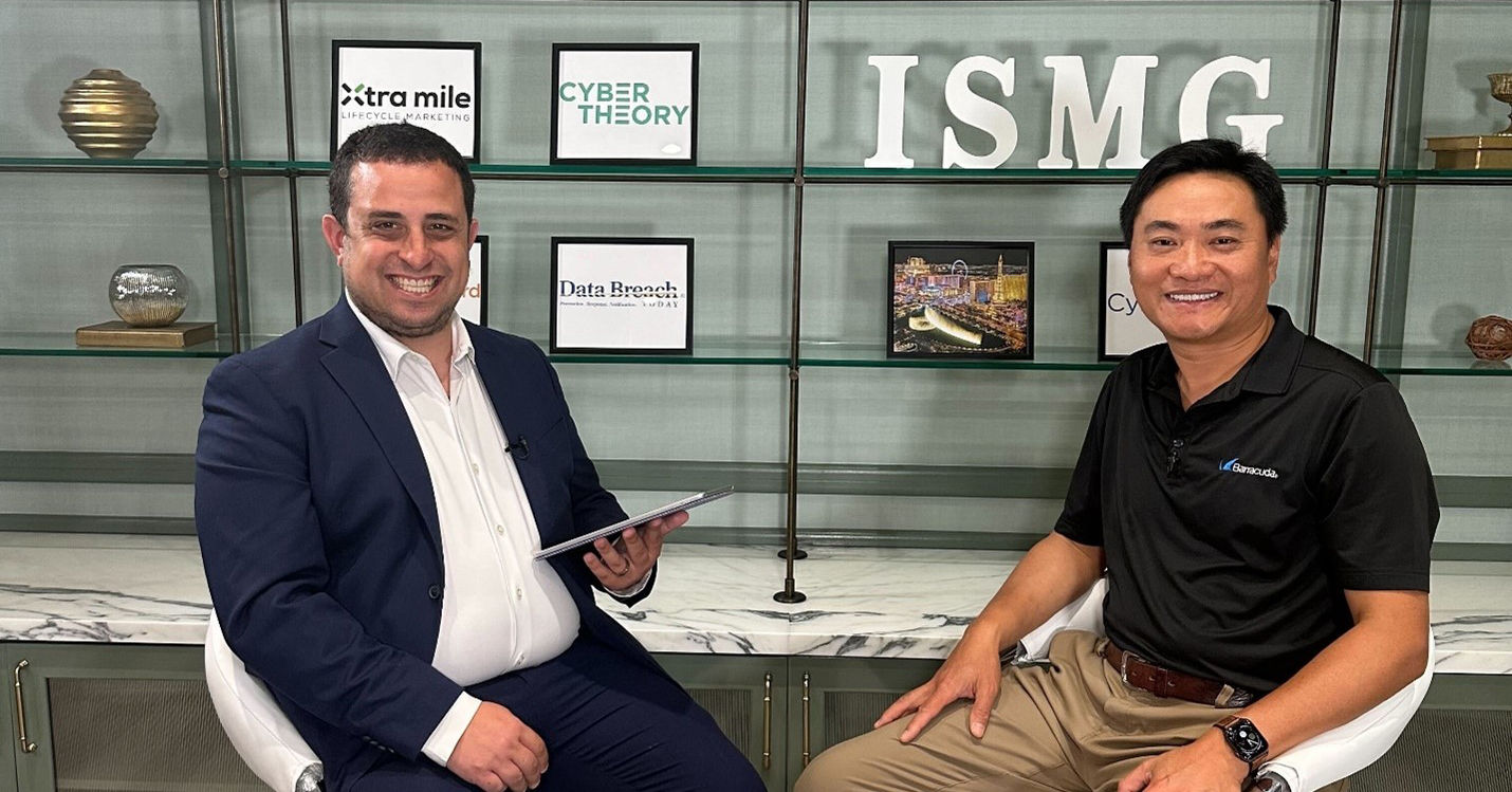 Michael Novinson d'ISMG interroge Fleming Shi, CTO de Barracuda, lors de la conférence Black Hat USA 2023