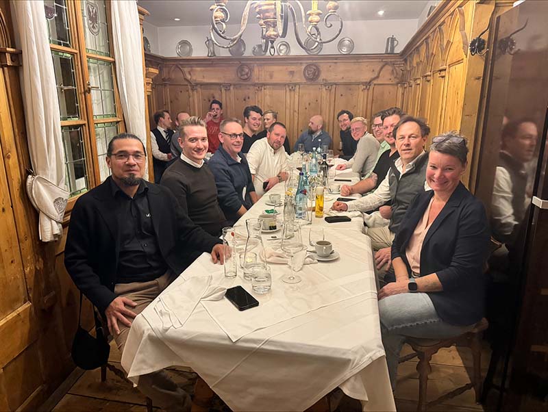 En bonne compagnie - SASE Ski Summit 2024 SASE Ski Summit, Tyrol, Autriche, 2024